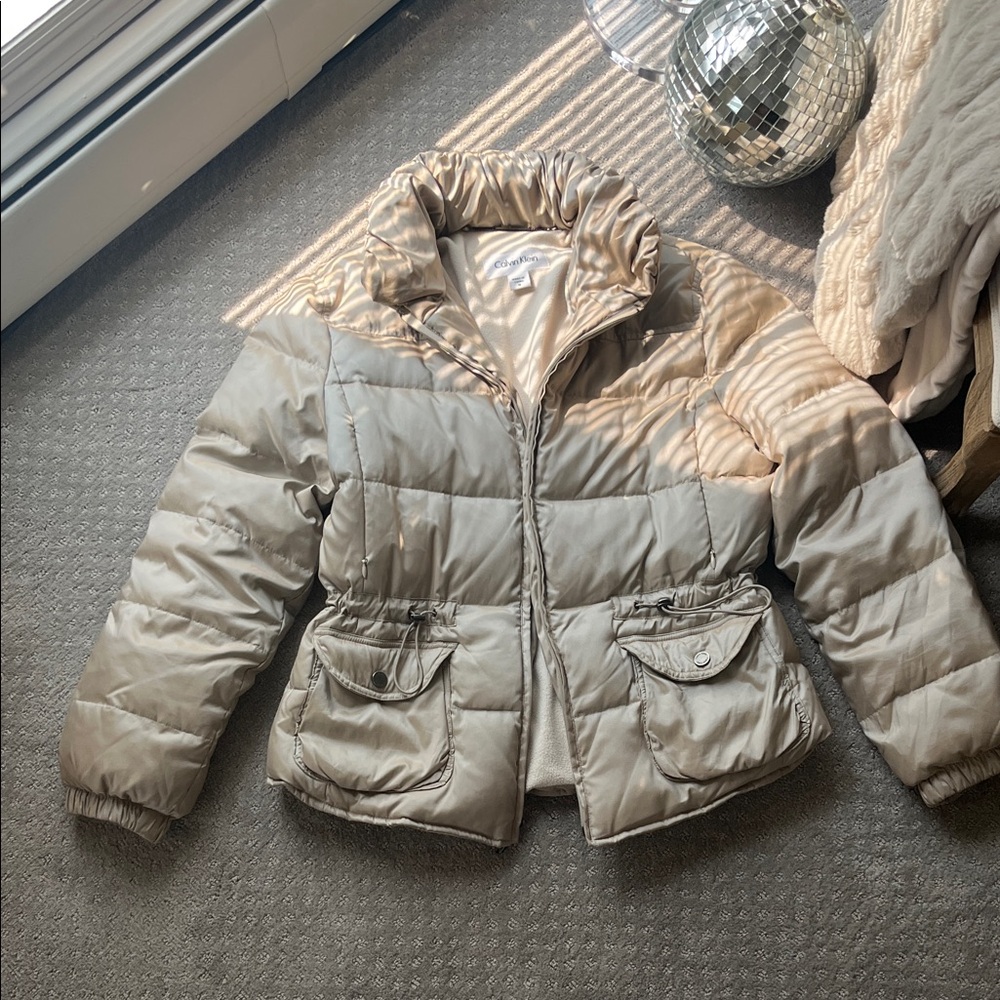 Wimen’s Linen-color Puffer Jacket